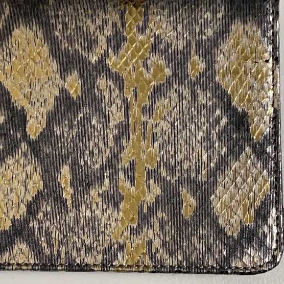 CLUB MONACO | Beverly wristlet - Picture 4 of 11